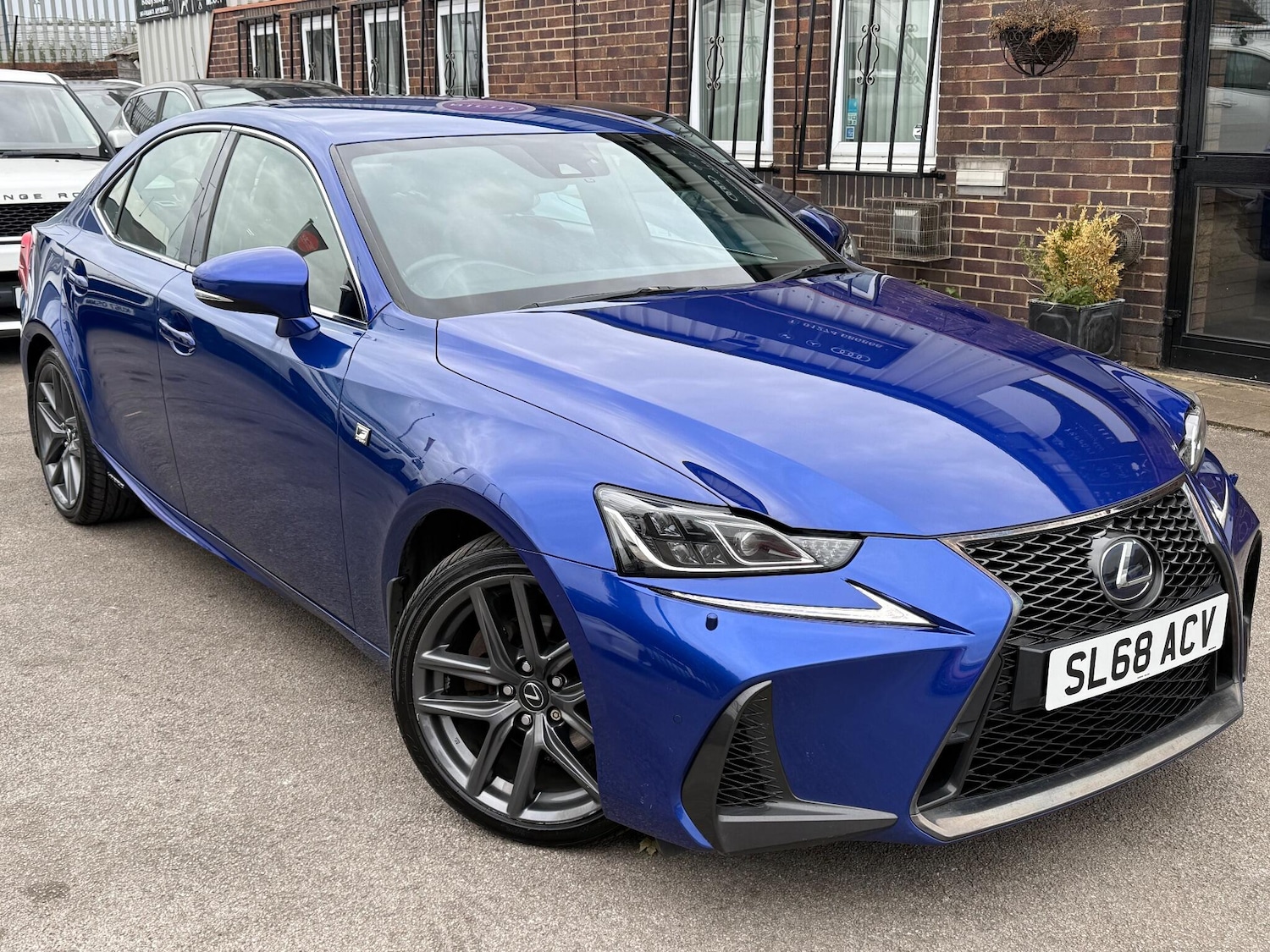 Used Lexus IS 2018 for sale - 76296017: Photo 8