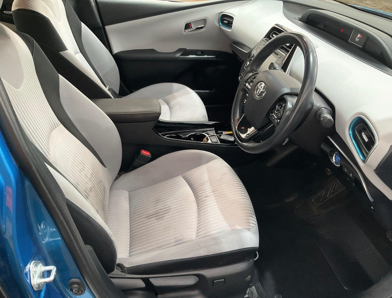 Used Toyota Prius 2022 for sale - 77538299: Photo 3