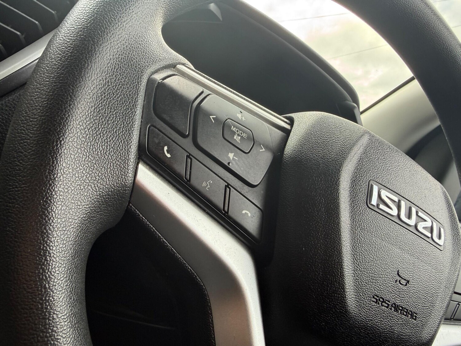 Used Isuzu D-Max 2023 for sale - 77291637: Photo 40