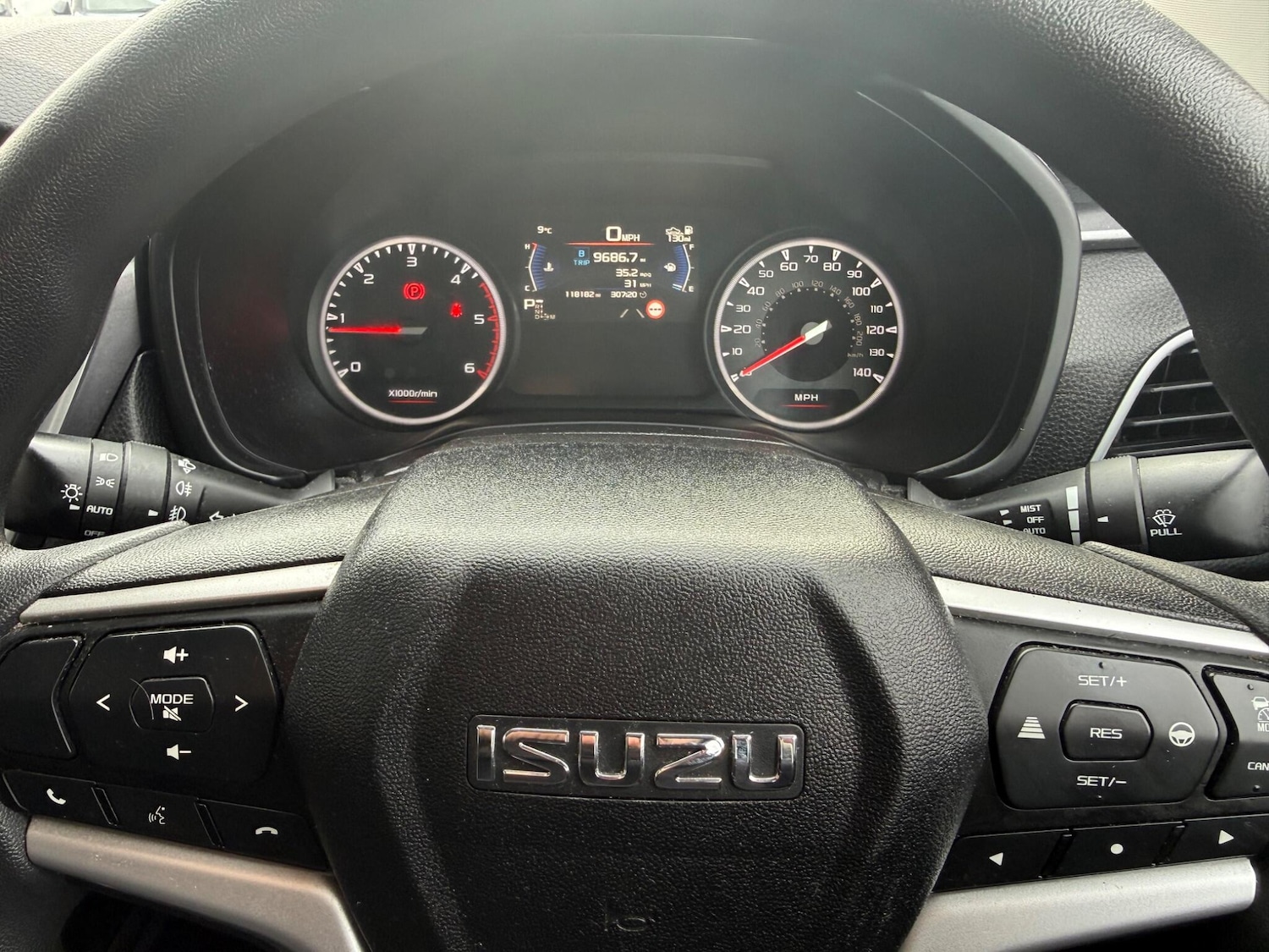 Used Isuzu D-Max 2023 for sale - 77291637: Photo 41