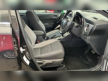 Used Toyota Auris 2018 for sale - 78662400: Photo