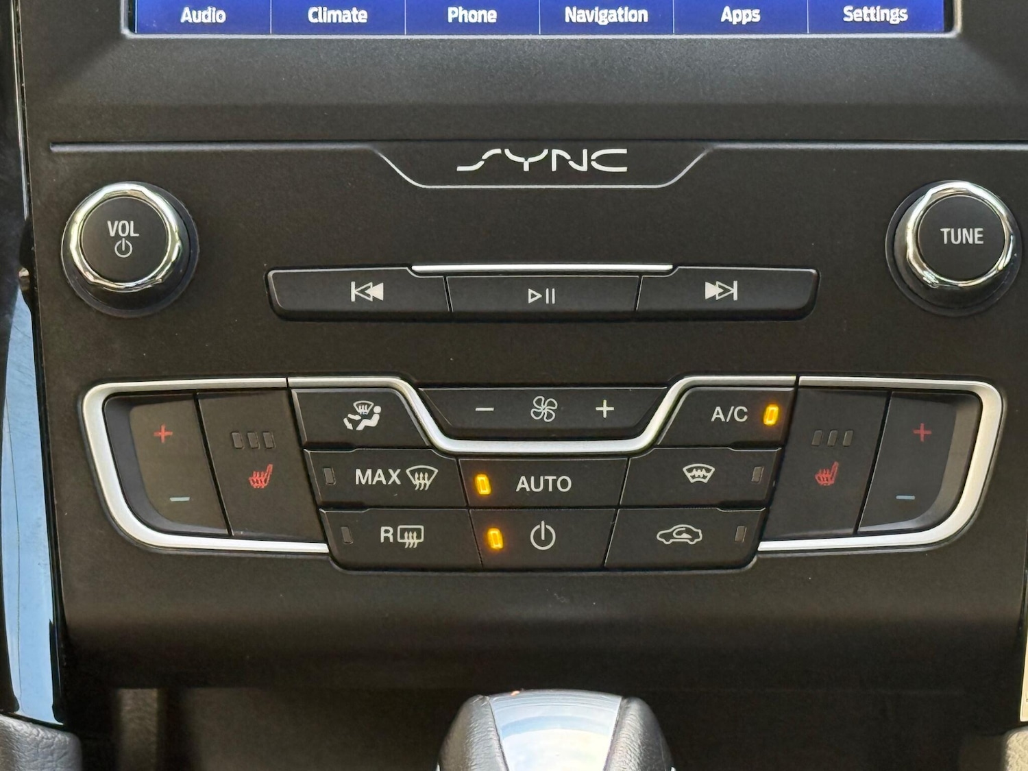 Used Ford Mondeo 2022 for sale - 77597600: Photo 27