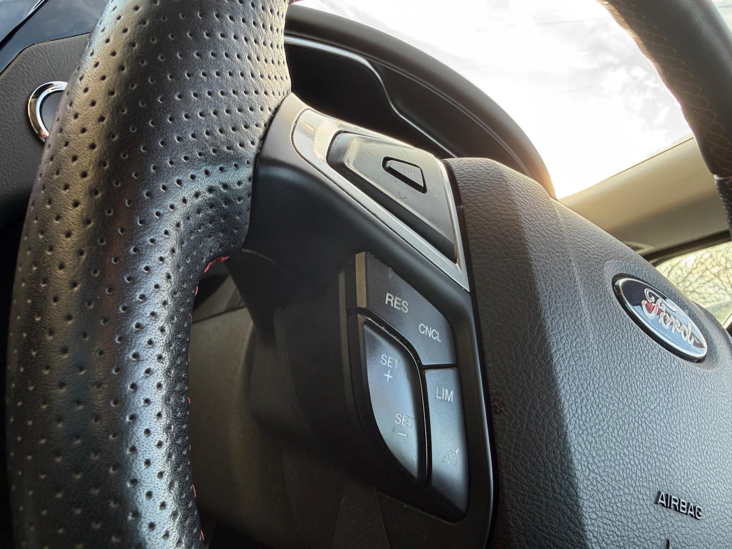 Used Ford Mondeo 2022 for sale - 77597600: Photo 33