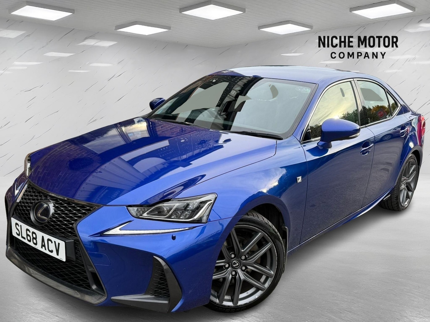 Used Lexus IS 2018 for sale - 76995165: Photo 3