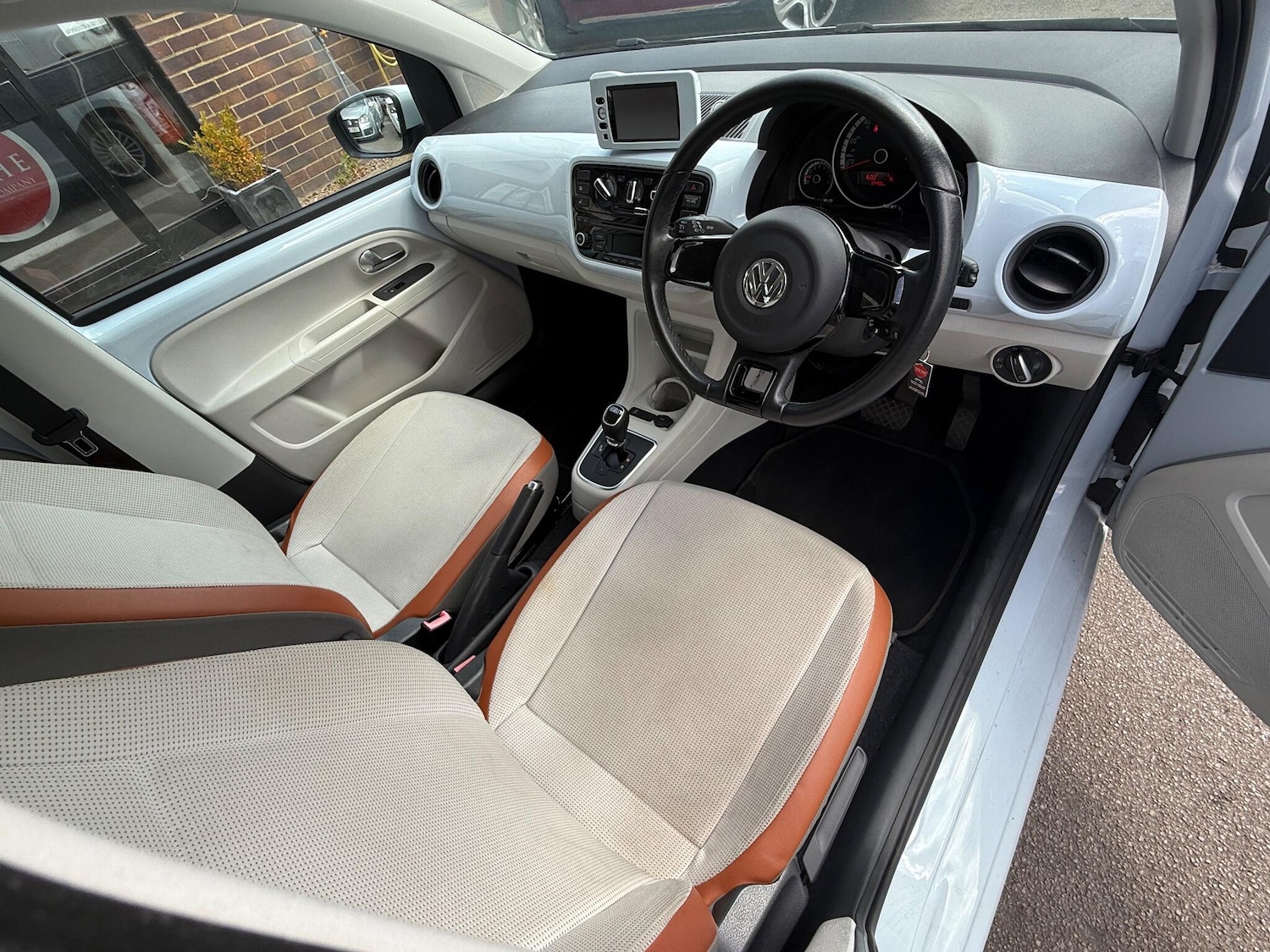 Used Volkswagen up! 2025 for sale - 77015760: Photo 10