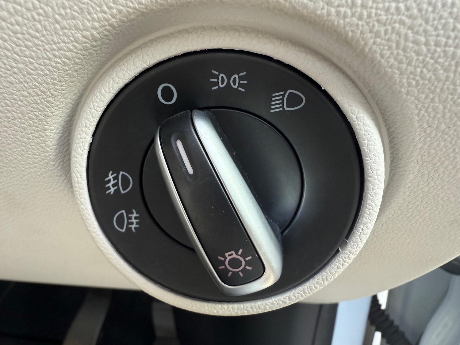 Used Volkswagen up! 2025 for sale - 77015760: Photo 21