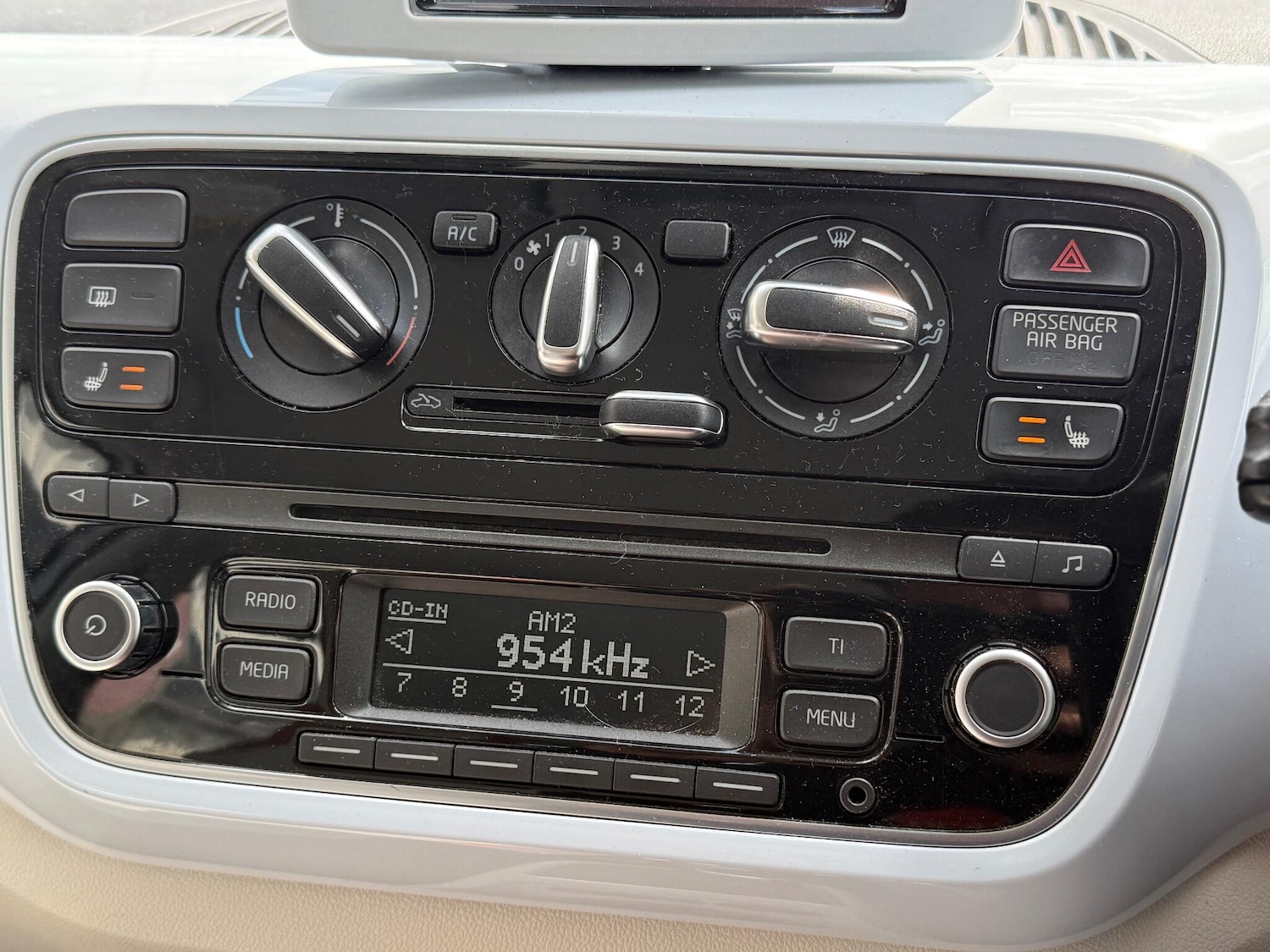 Used Volkswagen up! 2025 for sale - 77015760: Photo 32