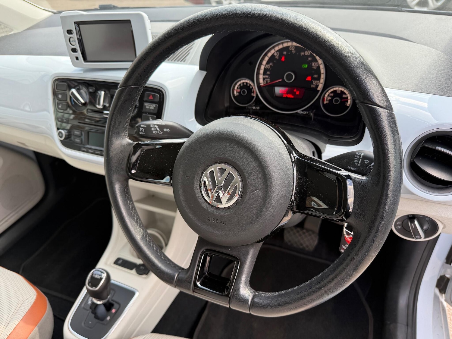 Used Volkswagen up! 2025 for sale - 77015760: Photo 9