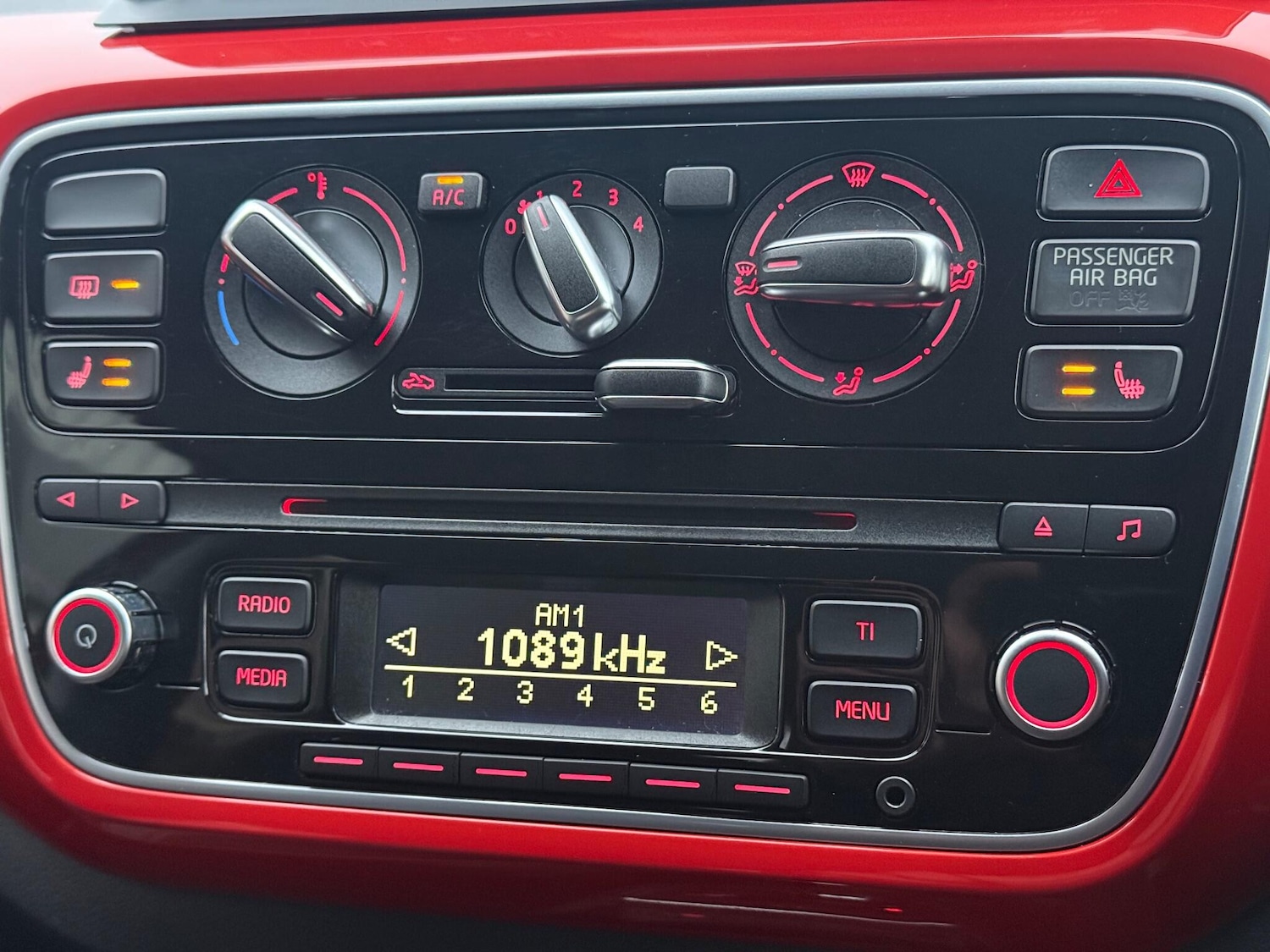 Used Volkswagen up! 2026 for sale - 77143796: Photo 29