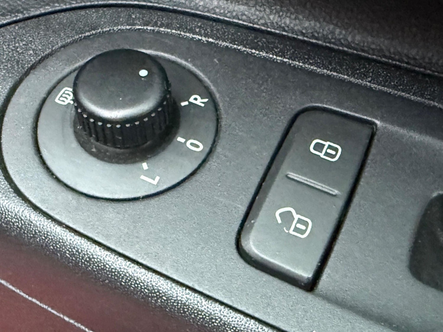 Used Volkswagen up! 2026 for sale - 77143796: Photo 42