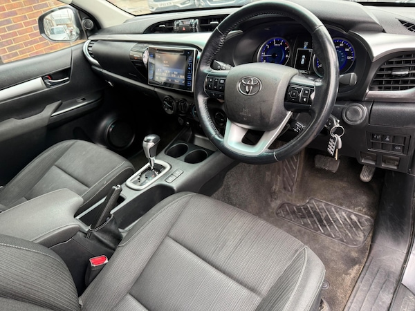 Used Toyota Hilux 2019 for sale - 74840262: Photo 10