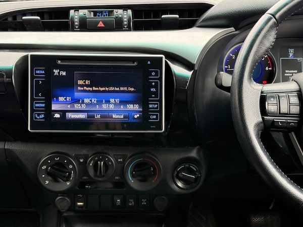 Used Toyota Hilux 2019 for sale - 74840262: Photo 11
