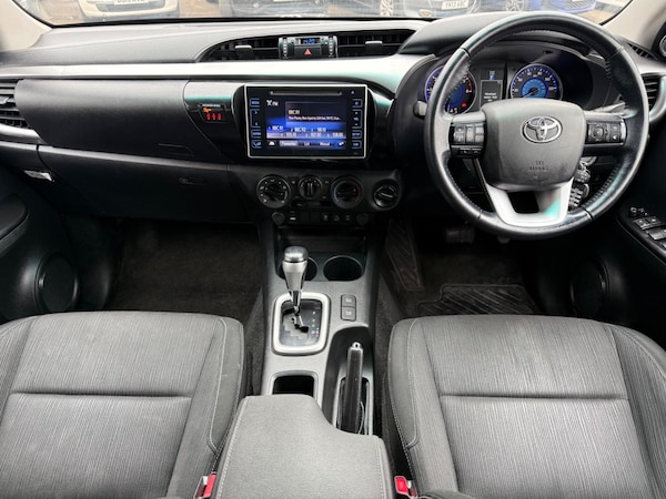 Used Toyota Hilux 2019 for sale - 74840262: Photo 3