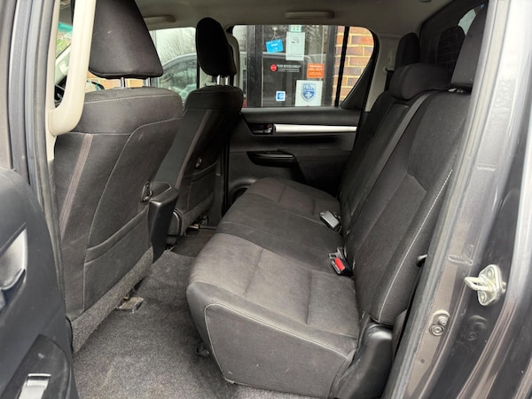 Used Toyota Hilux 2019 for sale - 74840262: Photo 46