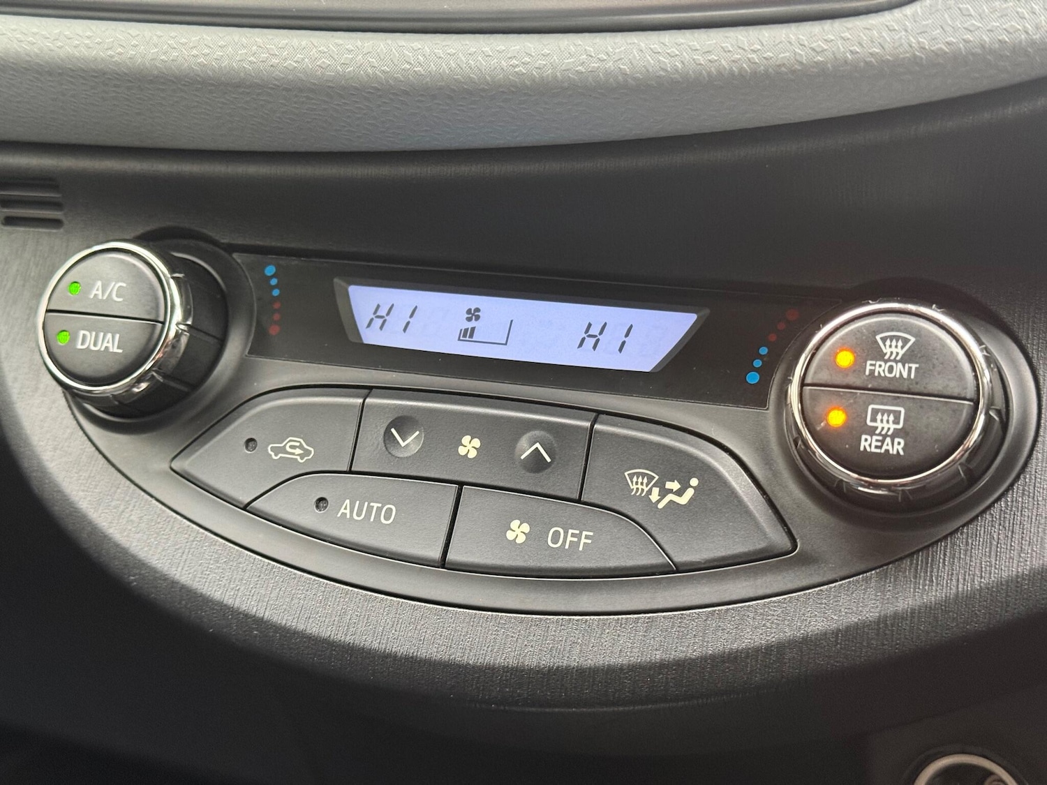 Used Toyota Yaris 2013 for sale - 76424909: Photo 19