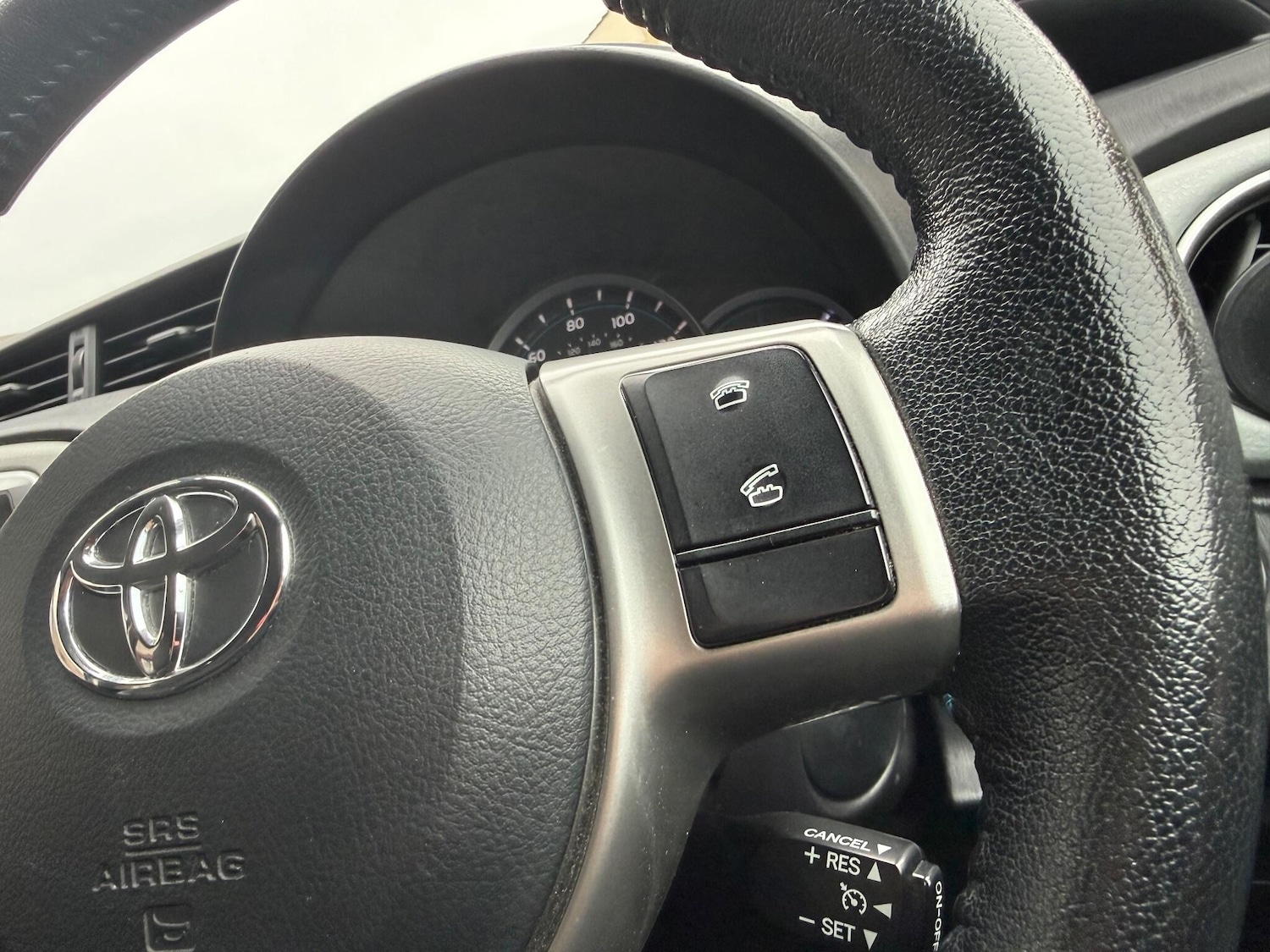 Used Toyota Yaris 2013 for sale - 76424909: Photo 21