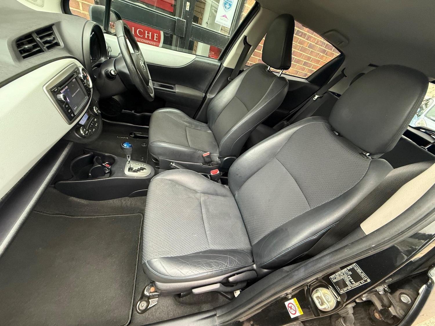 Used Toyota Yaris 2013 for sale - 76424909: Photo 25