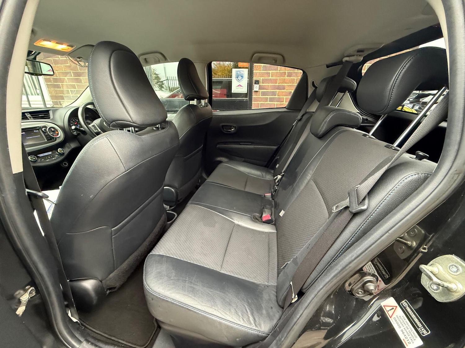 Used Toyota Yaris 2013 for sale - 76424909: Photo 27