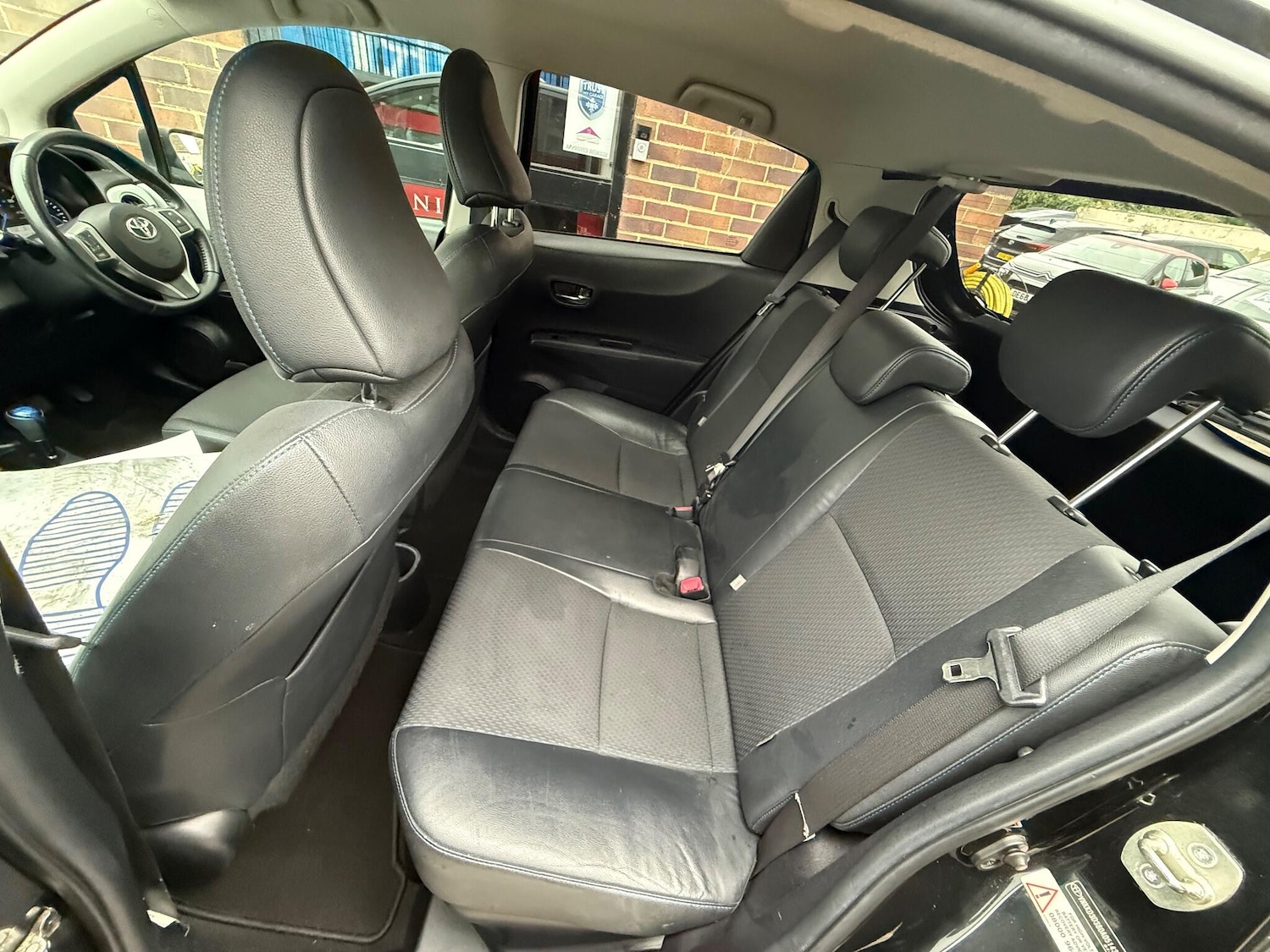 Used Toyota Yaris 2013 for sale - 76424909: Photo 29