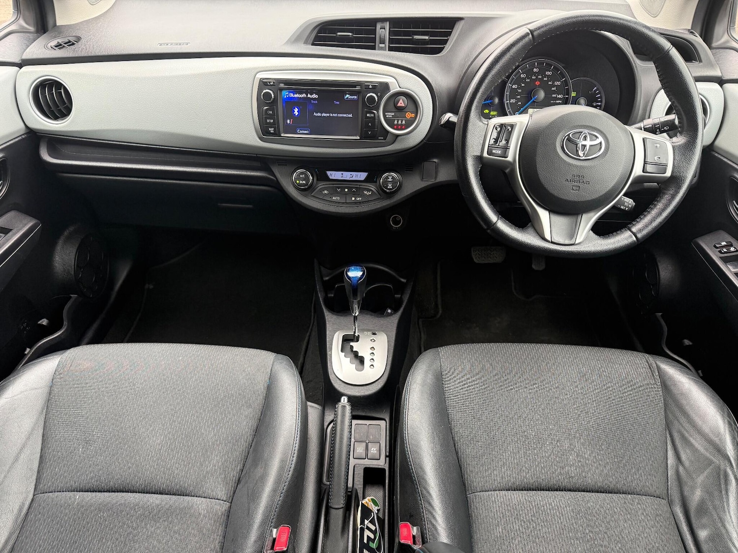 Used Toyota Yaris 2013 for sale - 76424909: Photo 3