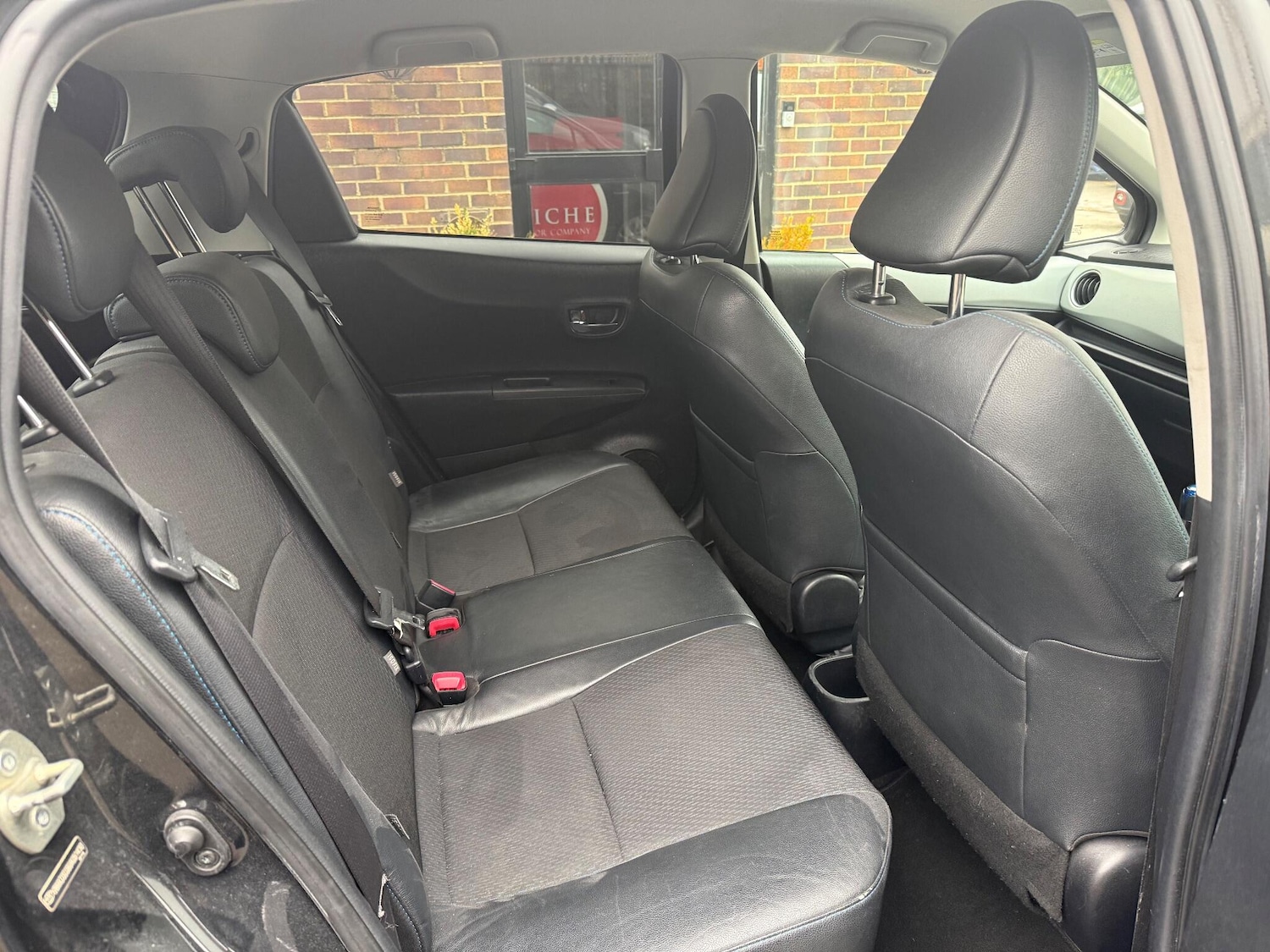 Used Toyota Yaris 2013 for sale - 76424909: Photo 37