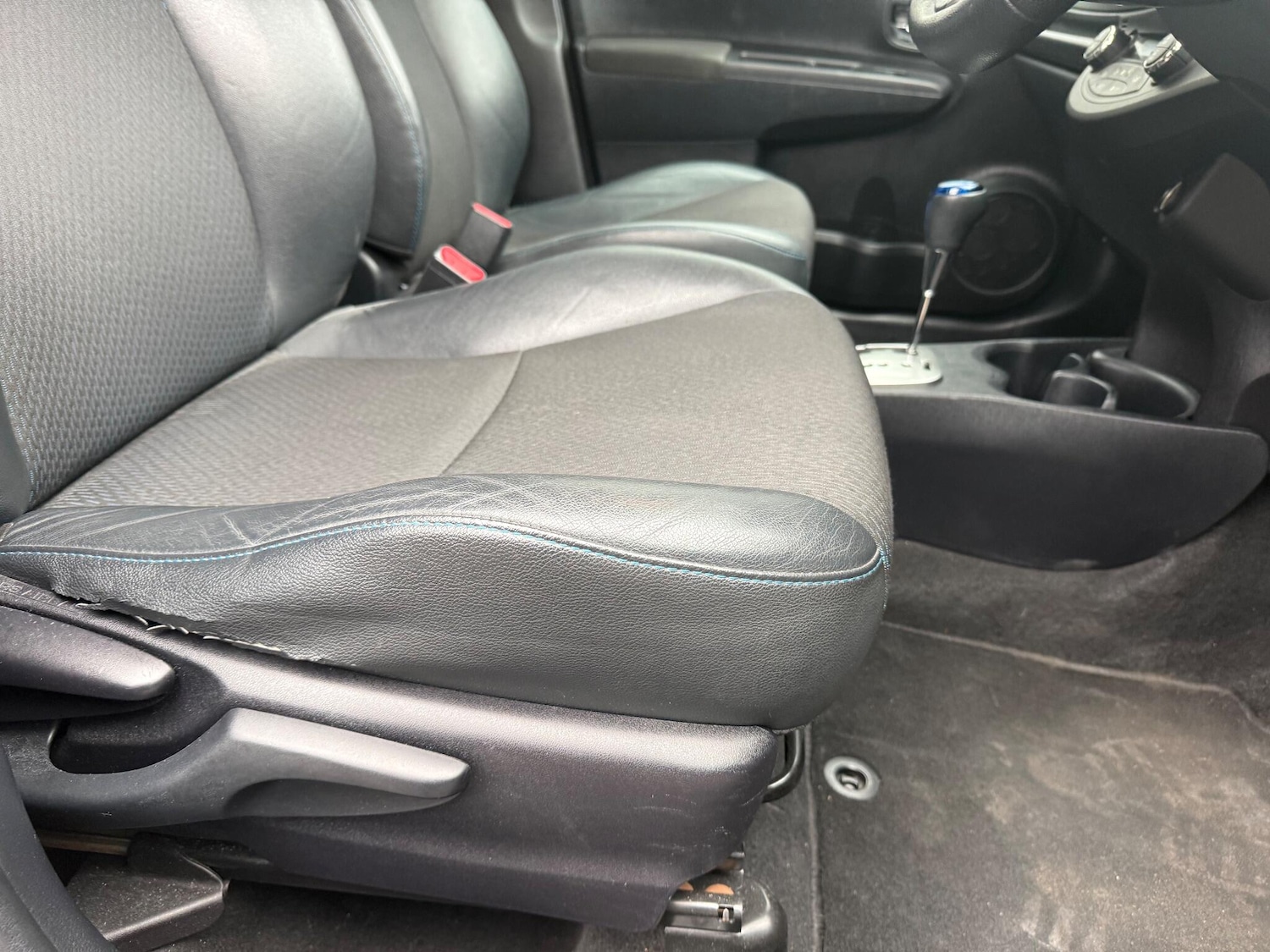 Used Toyota Yaris 2013 for sale - 76424909: Photo 39