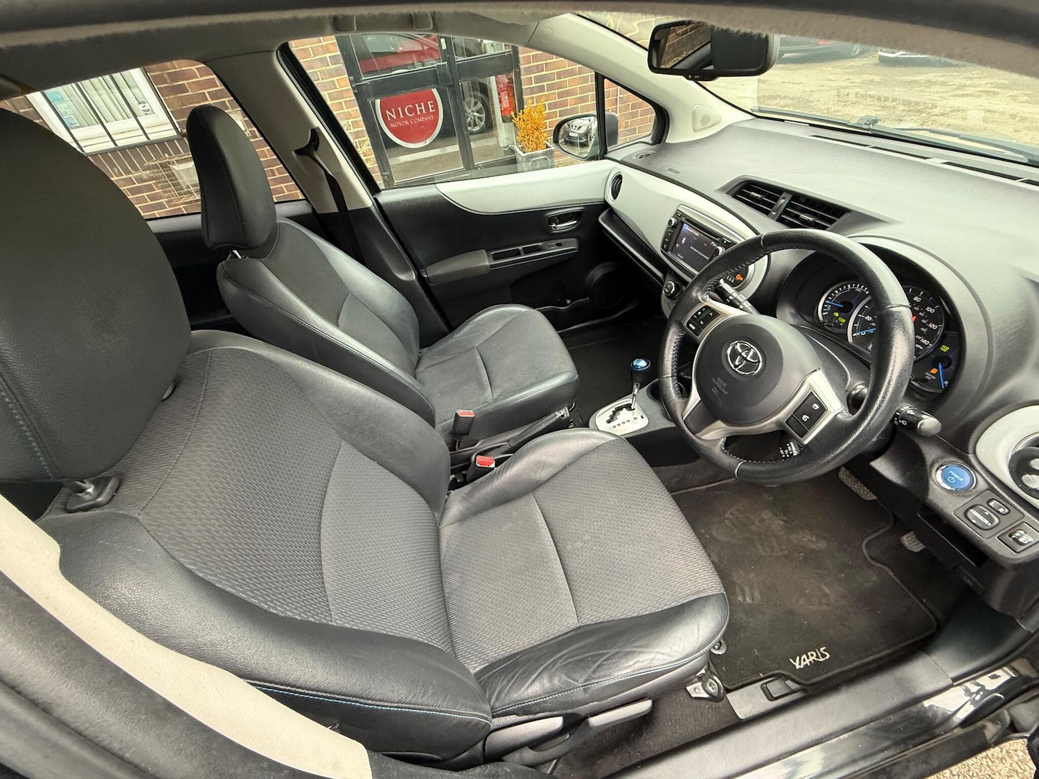 Used Toyota Yaris 2013 for sale - 76424909: Photo 41