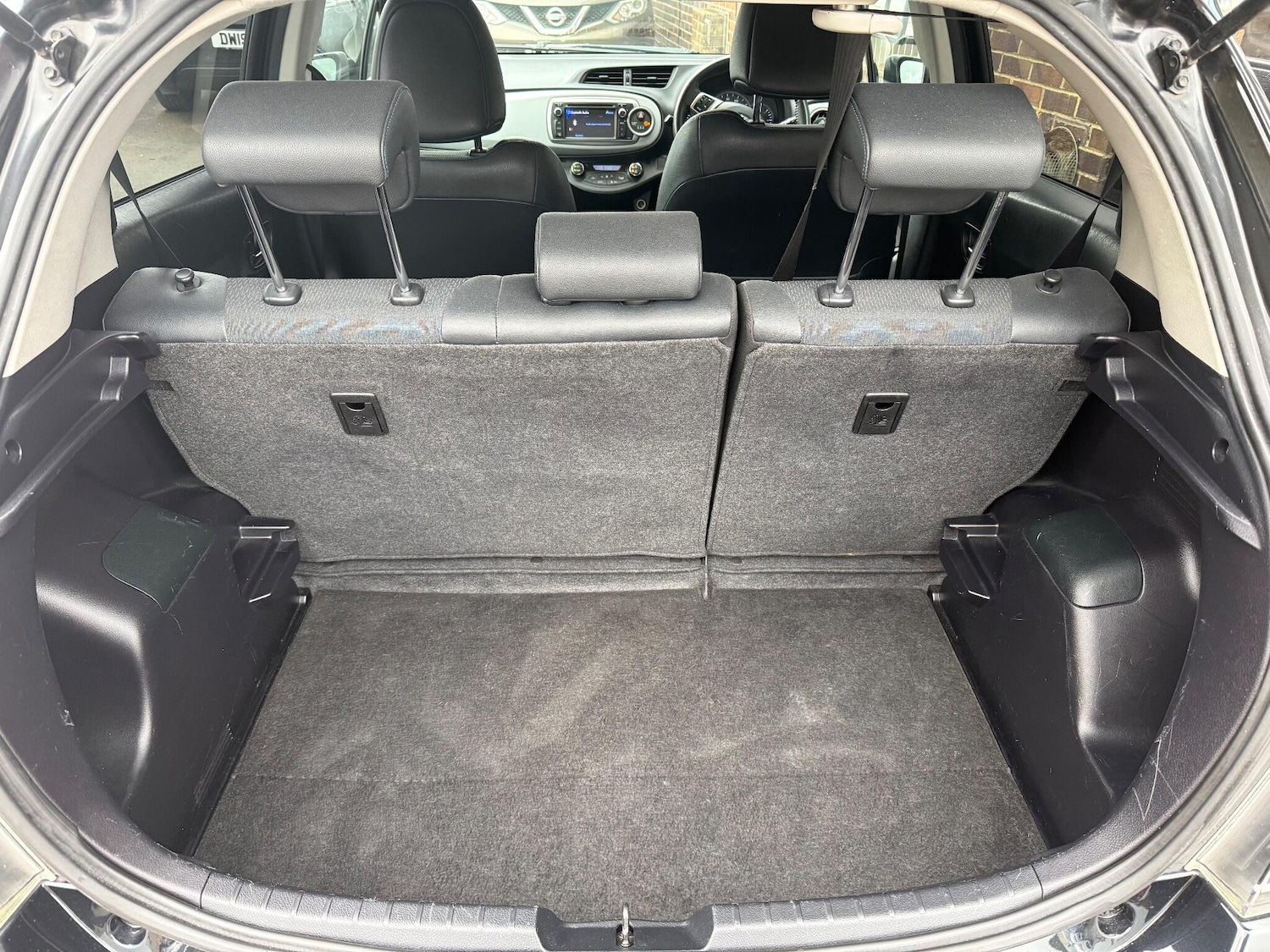 Used Toyota Yaris 2013 for sale - 76424909: Photo 55