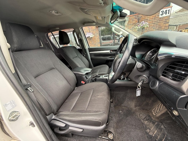 Used Toyota Hilux 2021 for sale - 75140227: Photo 45