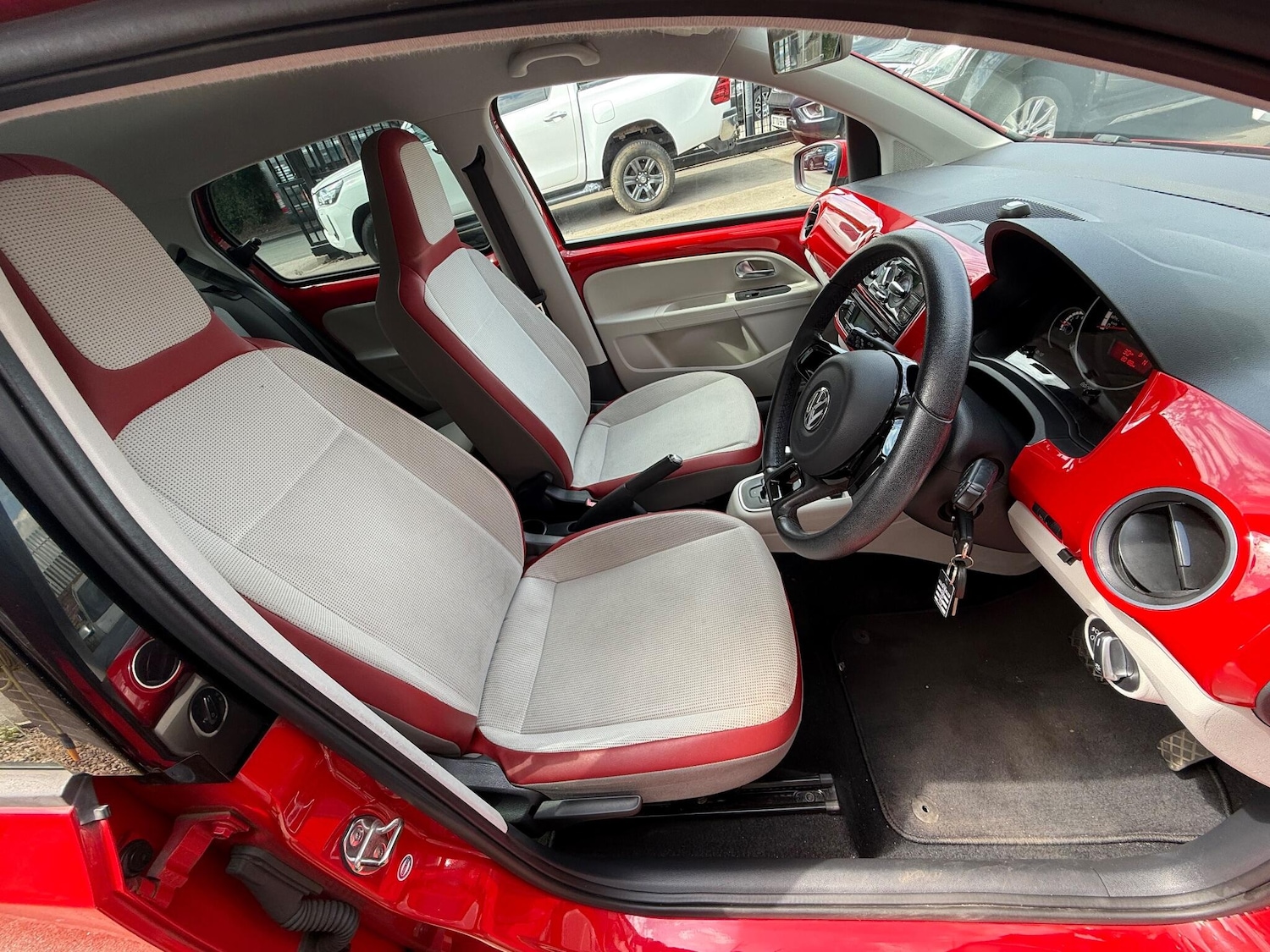 Used Volkswagen up! 2025 for sale - 77015798: Photo 18