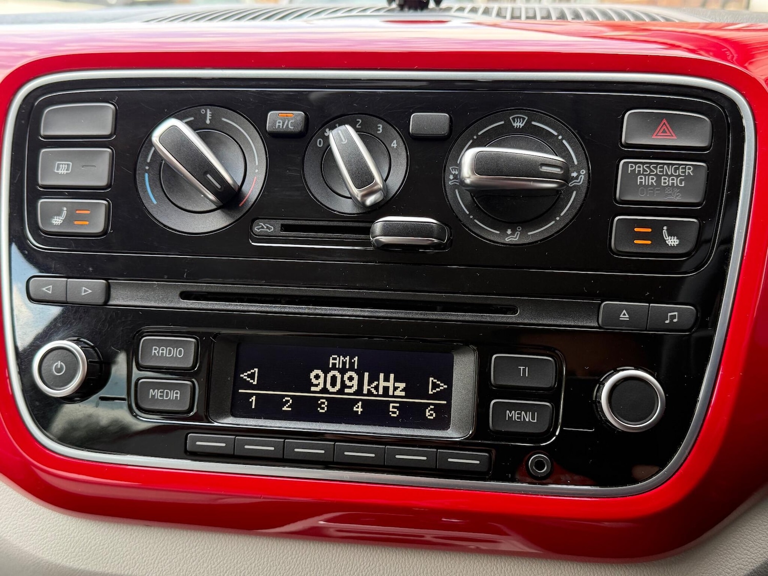 Used Volkswagen up! 2025 for sale - 77015798: Photo 21