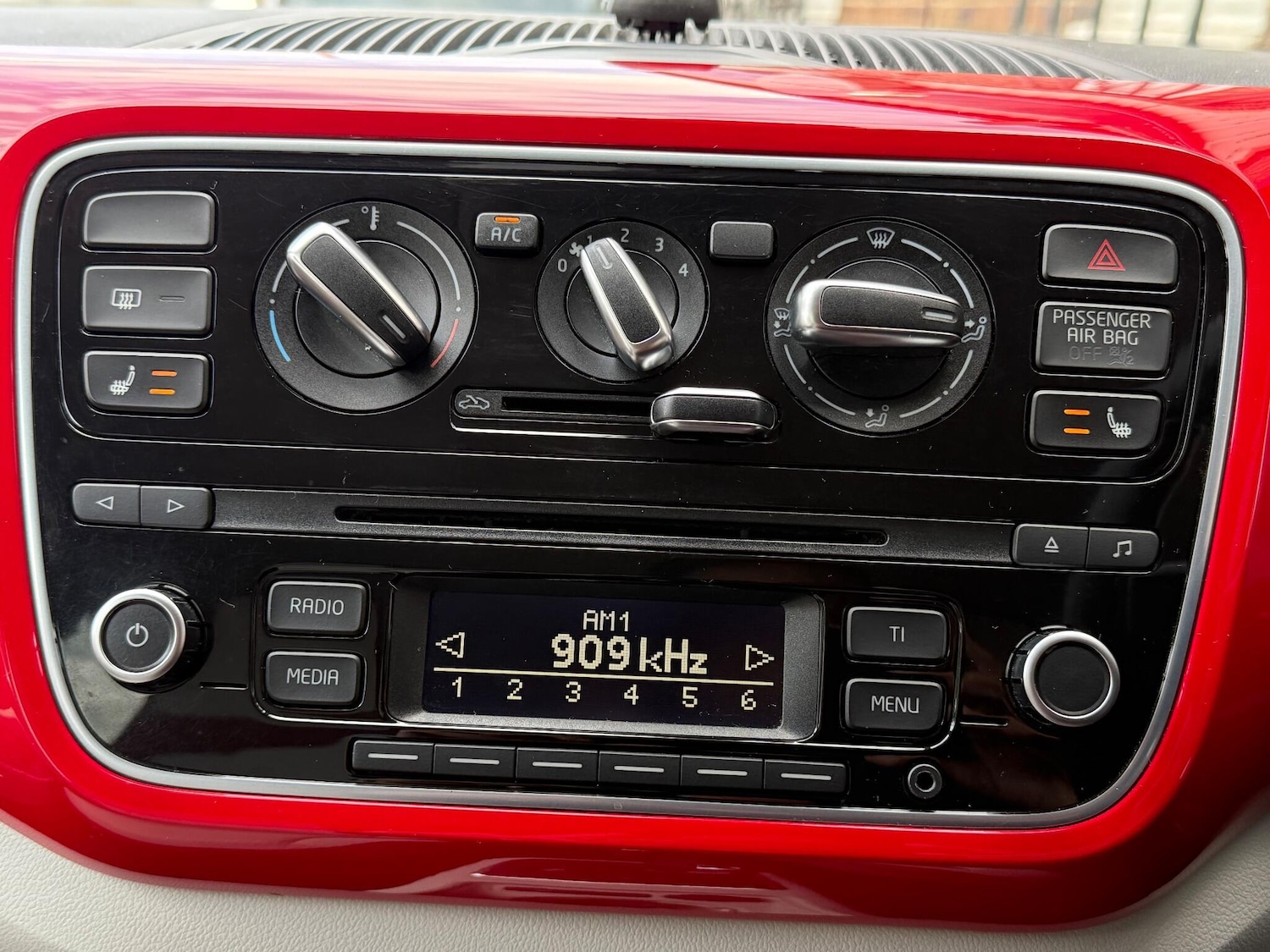 Used Volkswagen up! 2025 for sale - 77015798: Photo 24