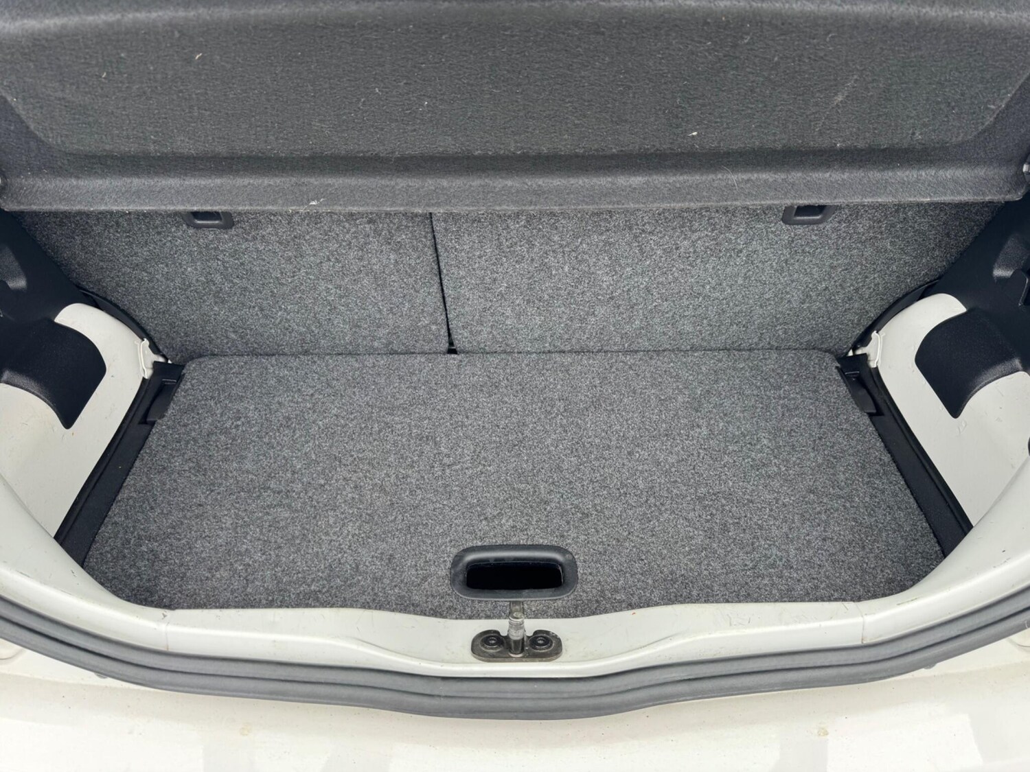 Used Volkswagen up! 2013 for sale - 78085927: Photo 21