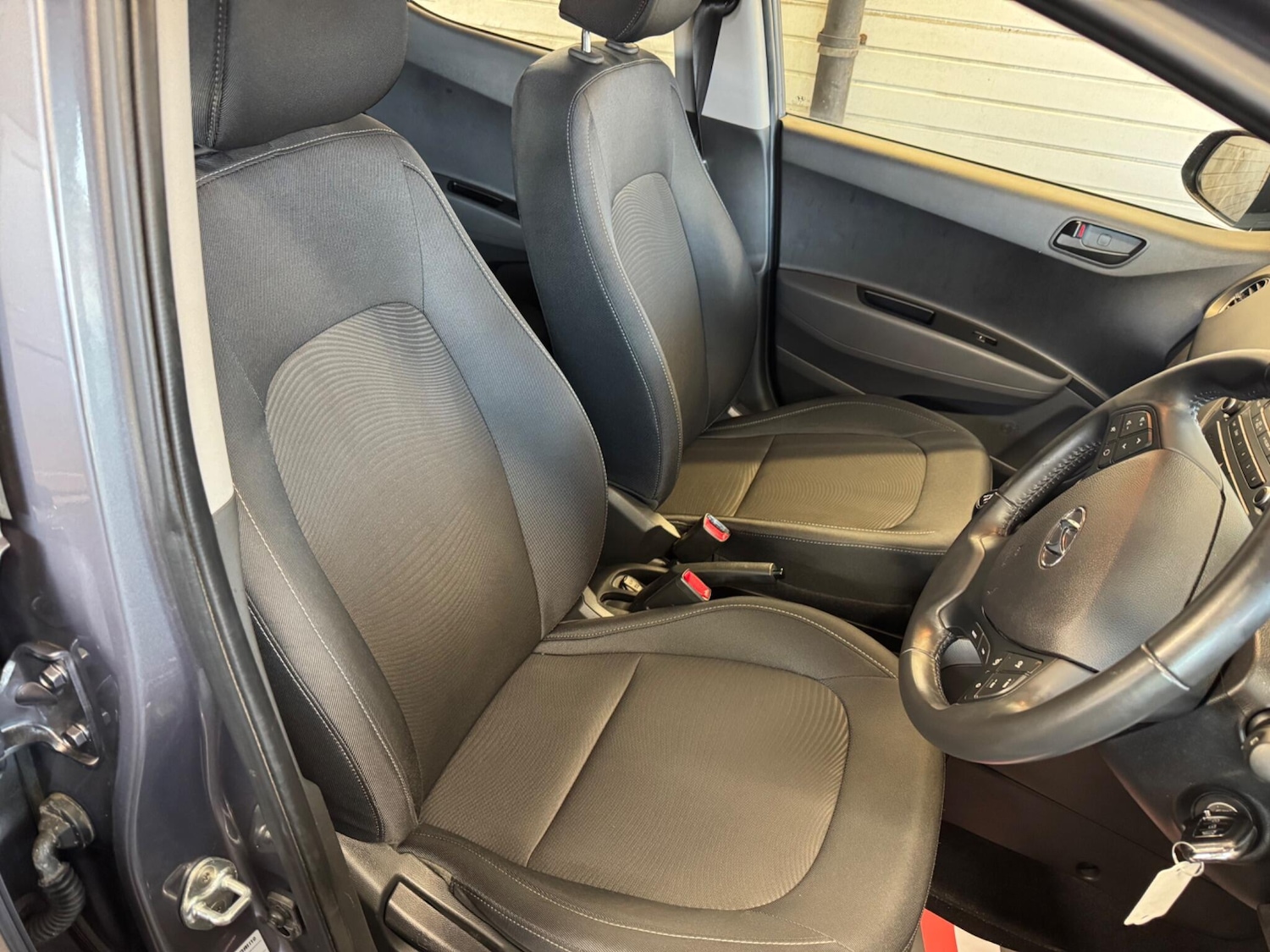 Used Hyundai i10 2018 for sale - 77575432: Photo 8