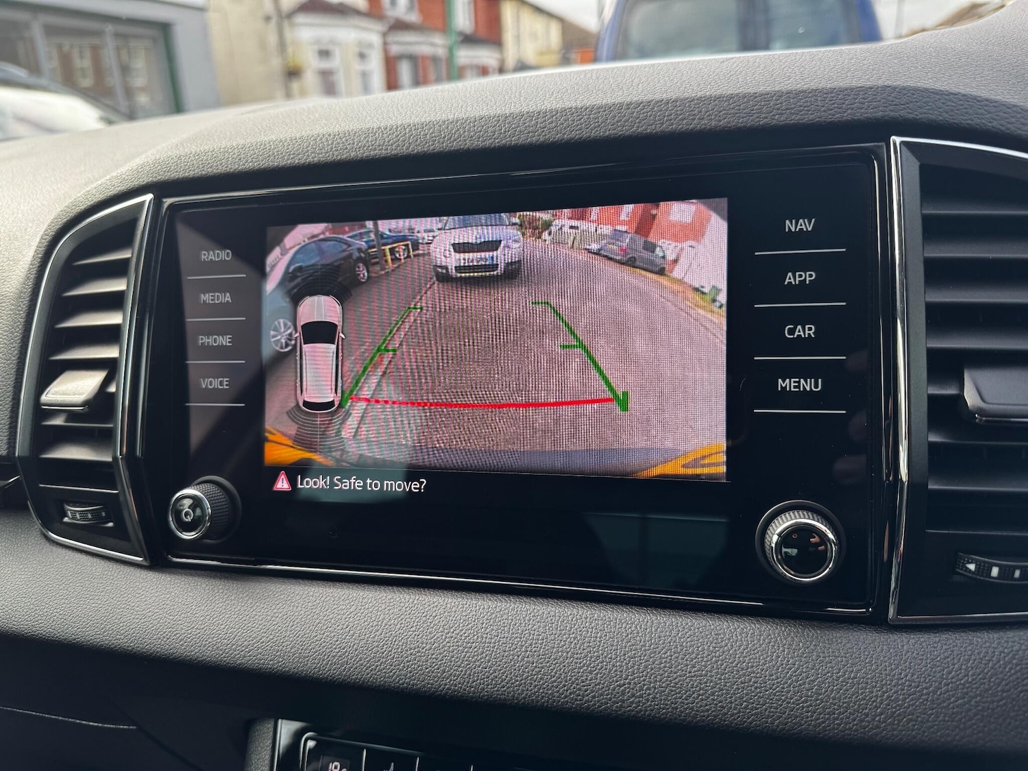 Used Skoda Karoq 2020 for sale - 76832863: Photo 12