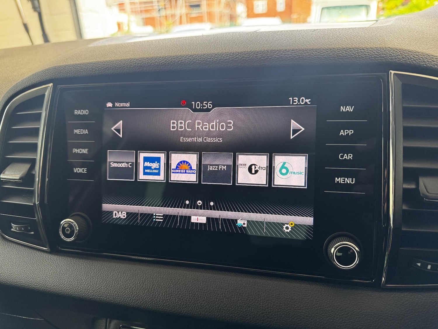 Used Skoda Karoq 2020 for sale - 76832863: Photo 17