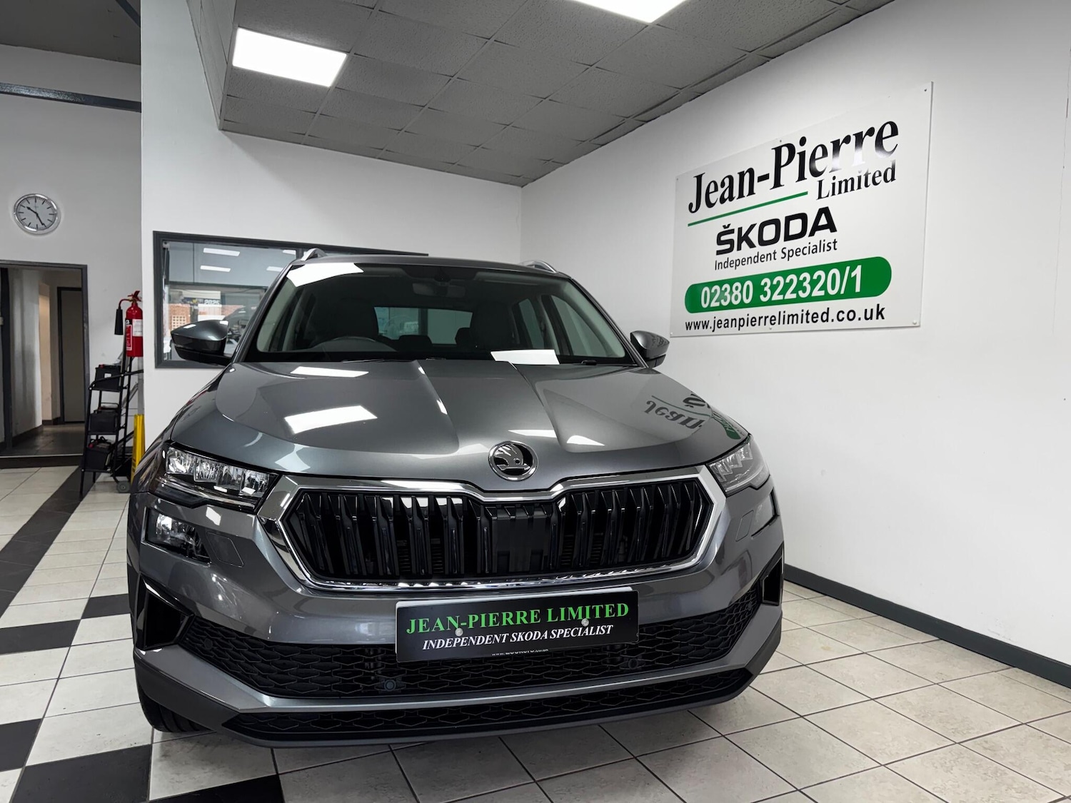 Used Skoda Karoq 2023 for sale - 76832849: Photo 2