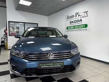 Used Volkswagen Passat 2017 for sale - 76832851: Photo