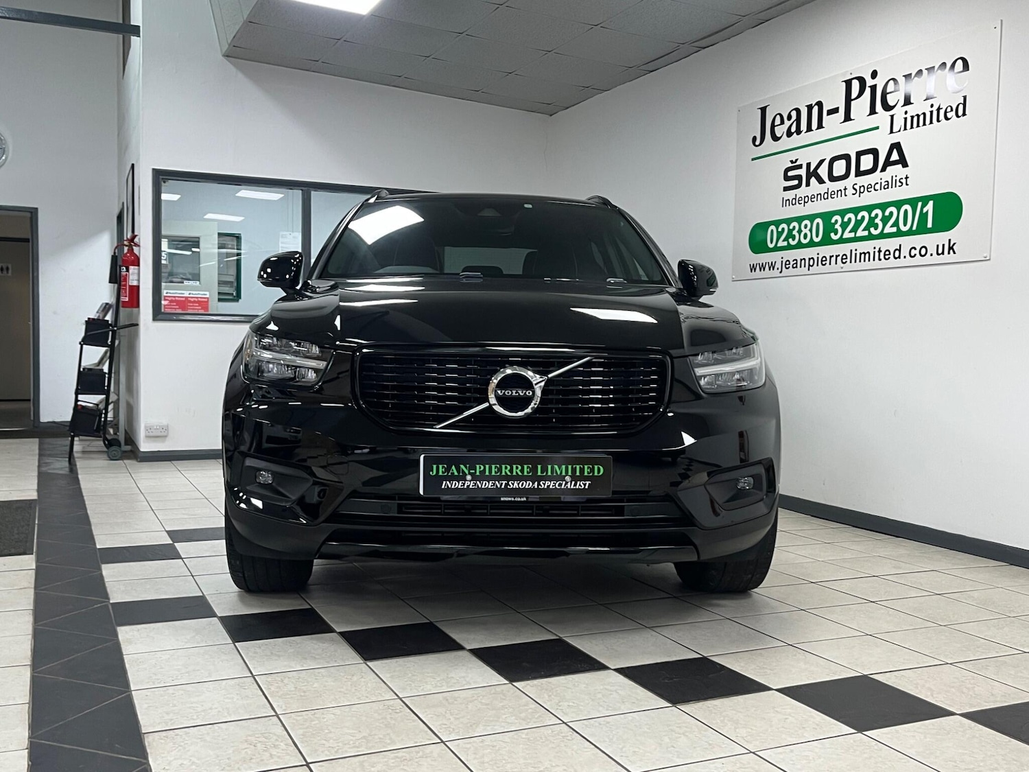 Used Volvo XC40 2021 for sale - 76832847: Photo 17