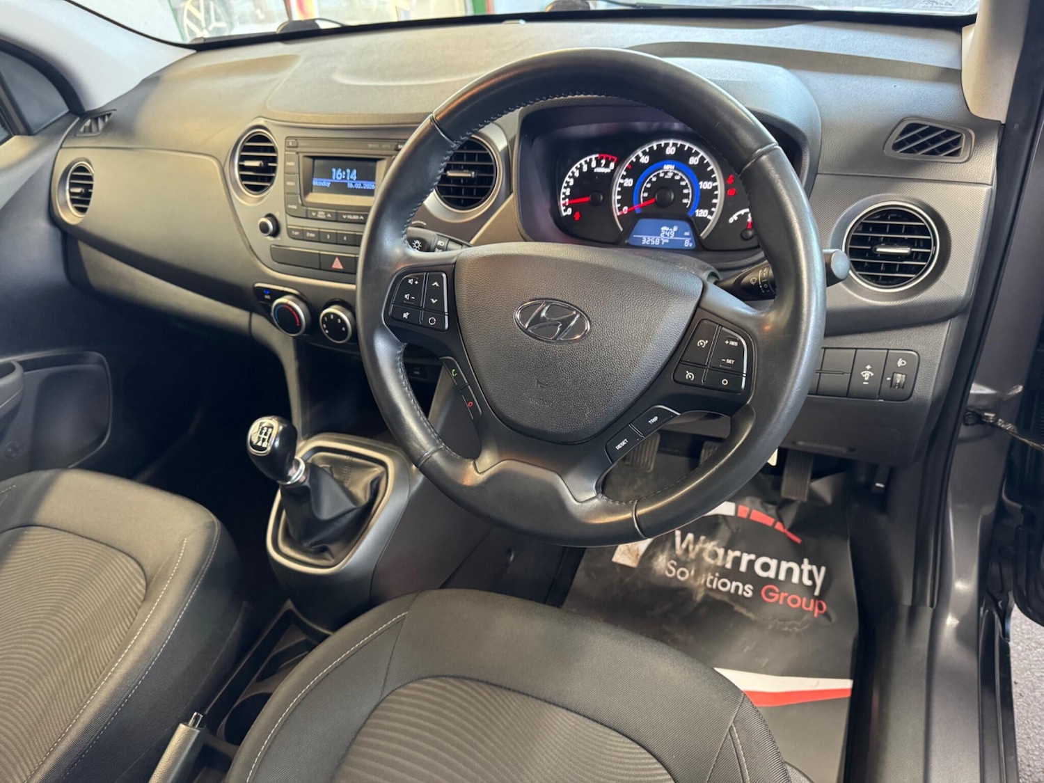 Used Hyundai i10 2018 for sale - 77854239: Photo 19