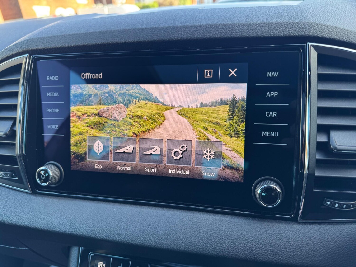 Used Skoda Karoq for sale - 77853448: Photo 14