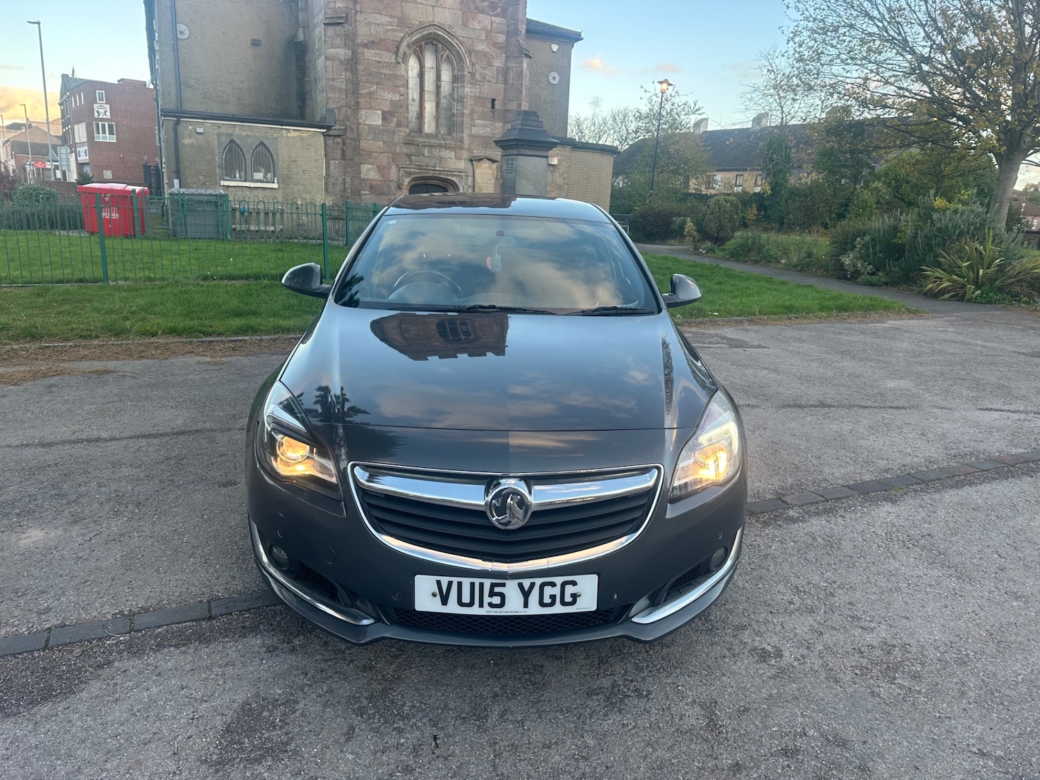 Used Vauxhall Insignia 2015 for sale - 76375709: Photo 2