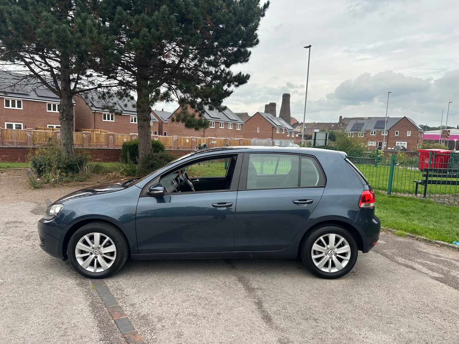 Used Volkswagen Golf 2010 for sale - 76036693: Photo 8