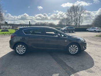 Used Vauxhall Astra 2014 for sale - 77742550: Photo