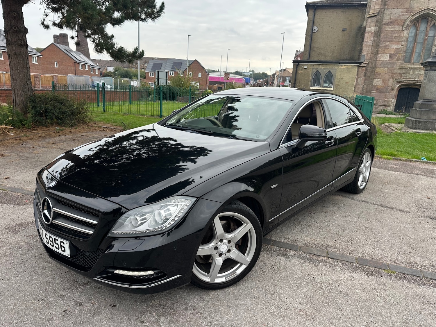 Used Mercedes-Benz CLS 2011 for sale - 76102211: Photo 3