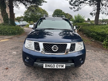 Used Nissan Navara 2010 for sale - 75356048: Photo