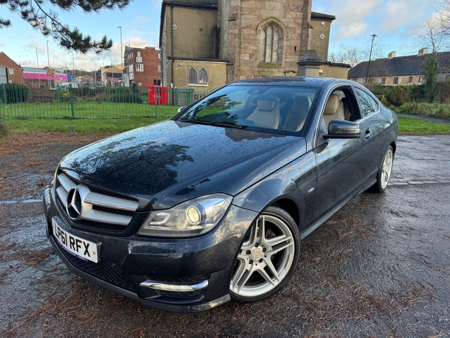 Used Mercedes-Benz C Class 2012 for sale - 76697035: Photo 3