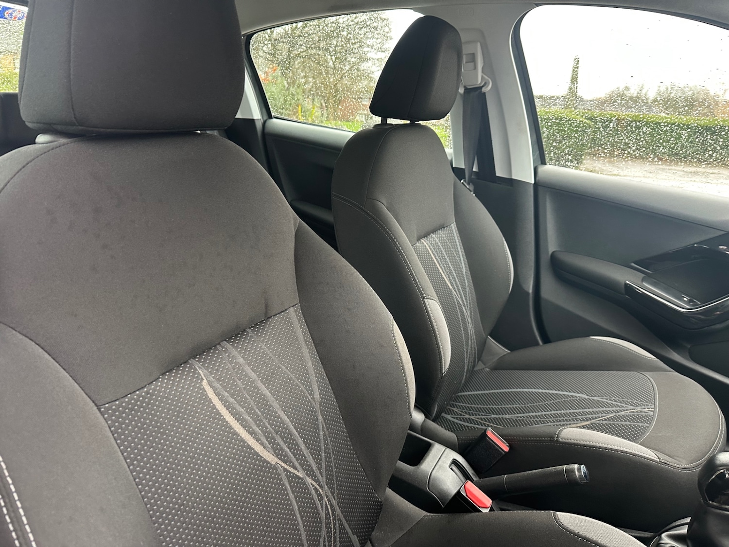 Used Peugeot 208 2014 for sale - 76534528: Photo 10