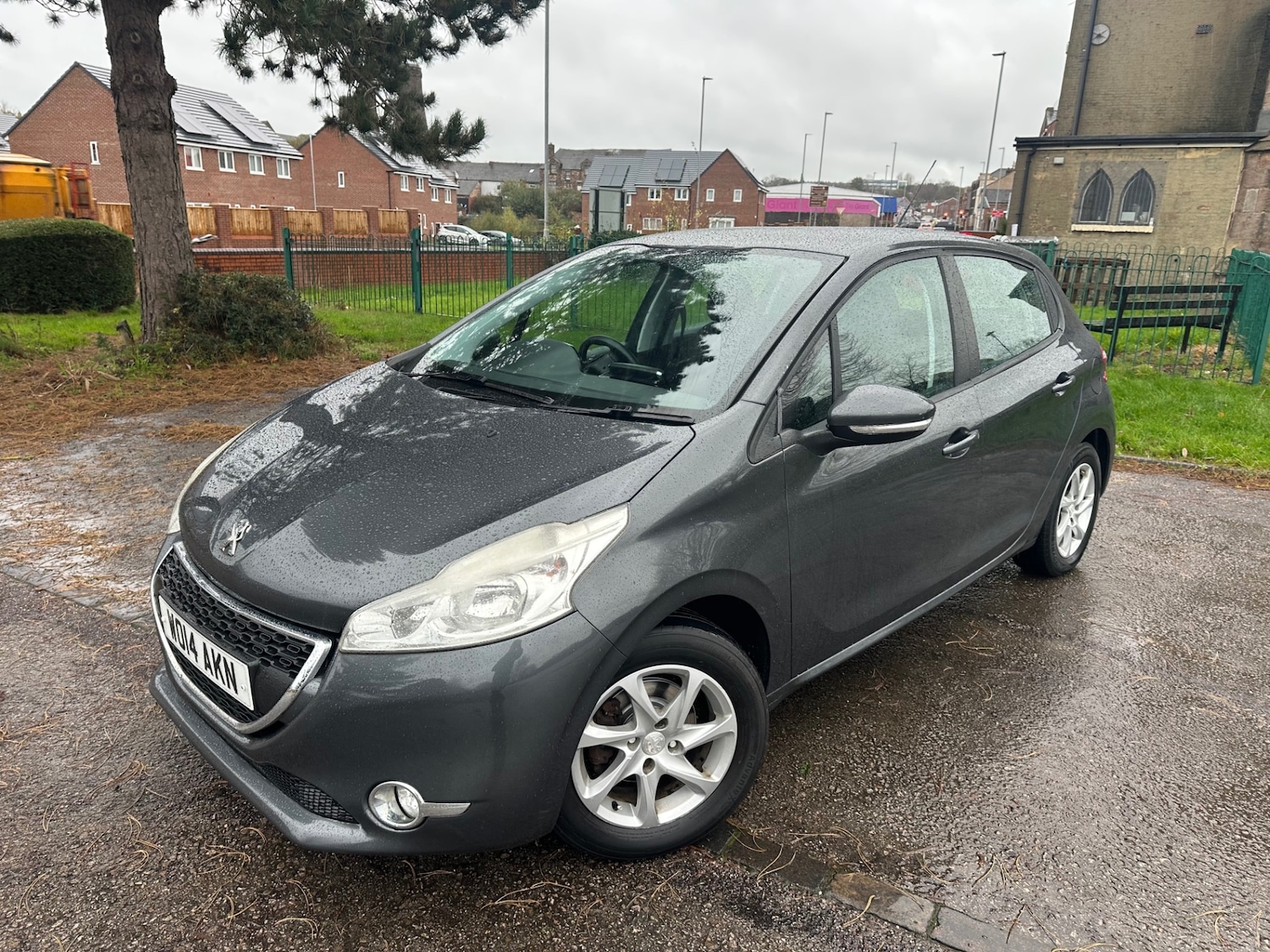 Used Peugeot 208 2014 for sale - 76534528: Photo 3