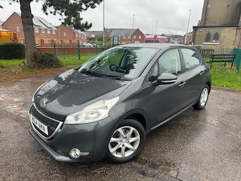 Used Peugeot 208 2014 for sale - 76534528: Photo